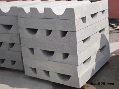 河南芝麻灰異形路沿石與花崗巖板材的加工應用